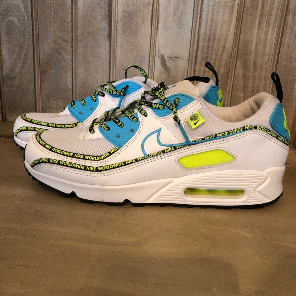 Nike worldwide size 9 teal and neon blue and white like néw